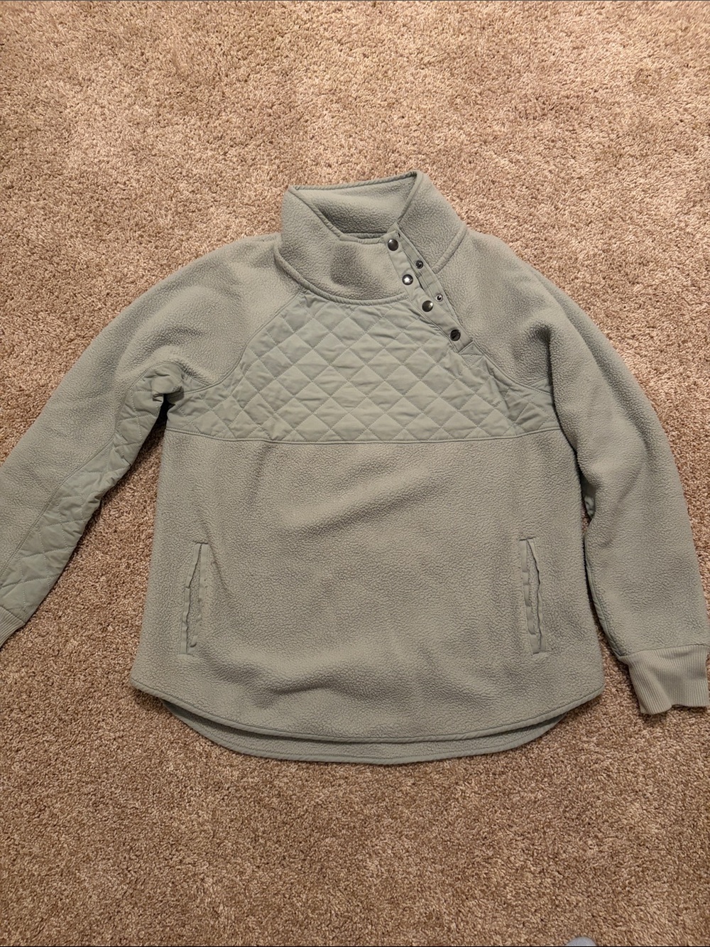 Abercrombie Quilted Panel Fleece Pullover - Sage Green